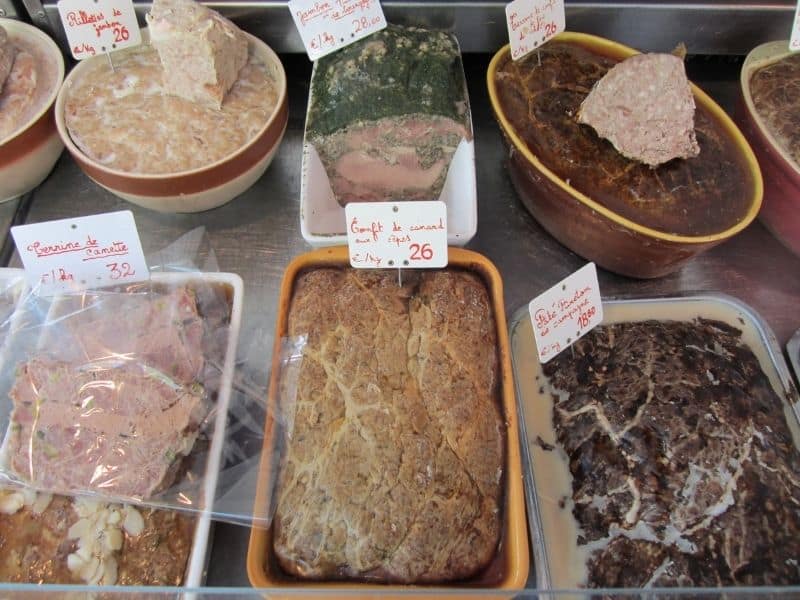 What to see in Paris in 3 days - typical bakery, deli and butchers will provide good picnic fillers.