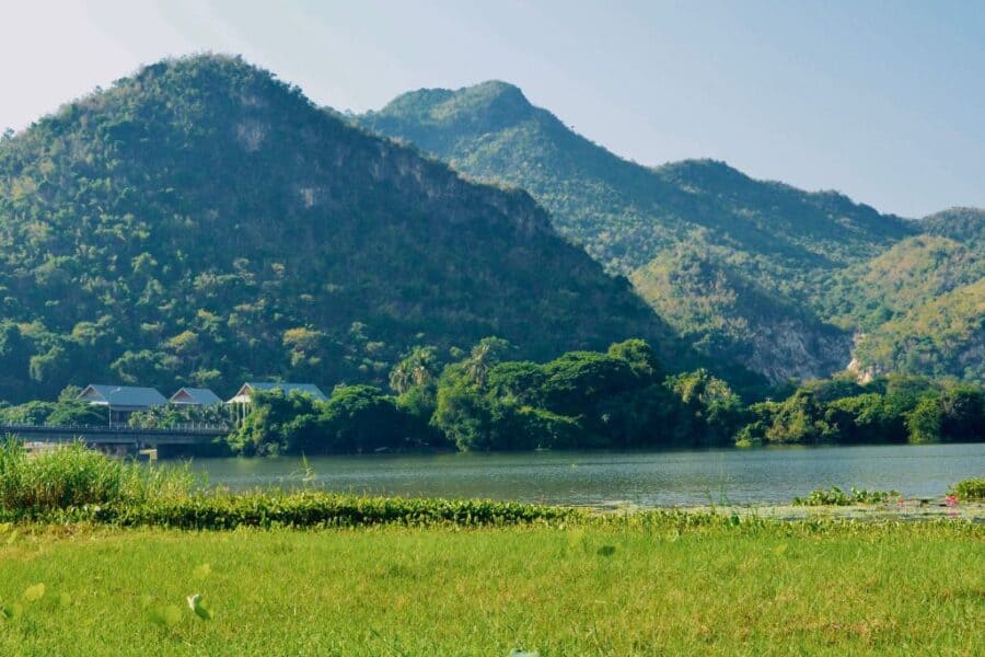 Is Kanchanaburi worth visiting? Mountains views over the National Parks ⓒ Adrian Agylar at Canva