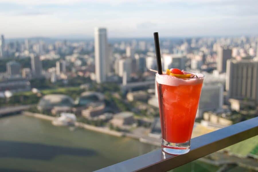 Singapore Slingⓒ Frankvanden Bergh by Canva