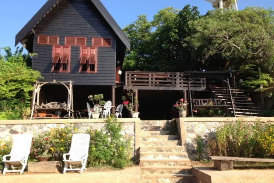 Best-Area-To-Stay-In-Ayutthaya-Ayothaya-Riverside-House