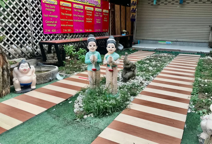 Is-Chiang-Mai-Worth-Visiting-gnomes