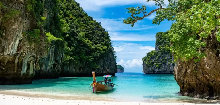 Why Is Thailand Worth Visiting? 15 Reasons To Visit Thailand (+Why You Might Not)!