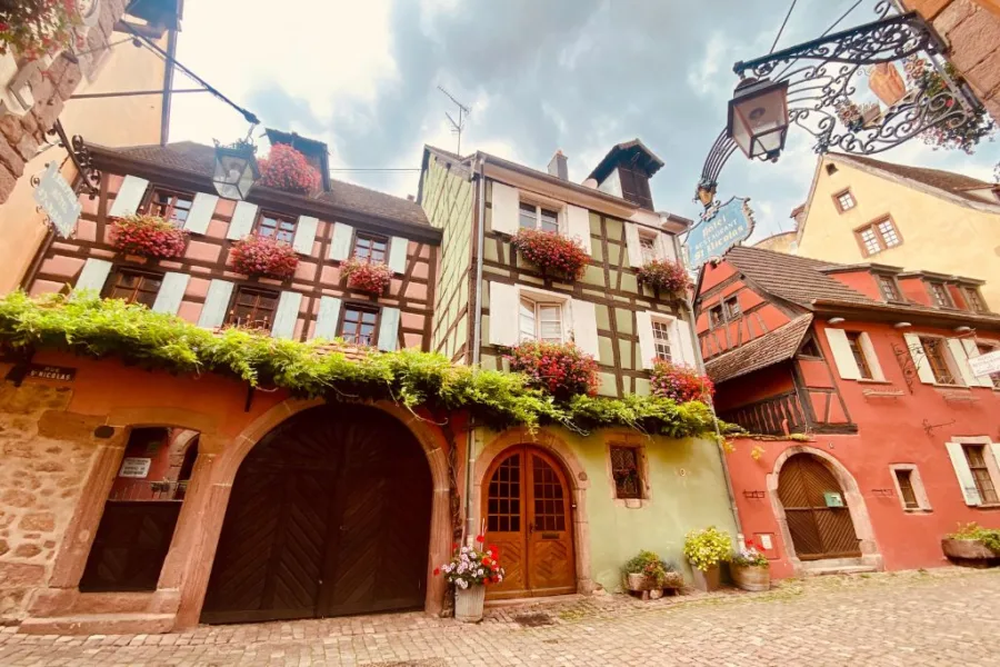 How Many Days In Alsace: Beautiful half-timbered houses in Riquewhir