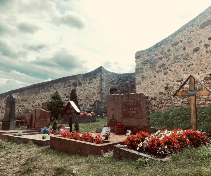Grave headstones at Saint-Jacques-le-Majeur, Hunawihr