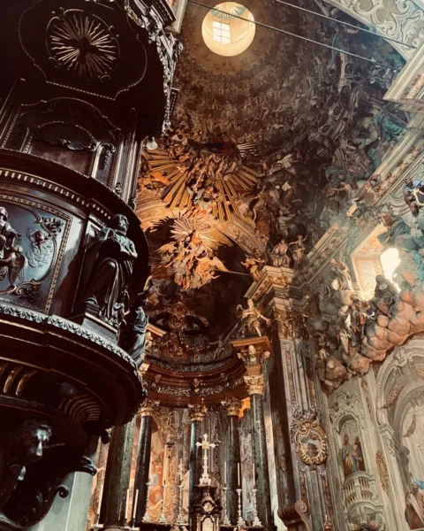 How_To_Visit_Sacro_Monte_di_Varallo_Basilica_Inside