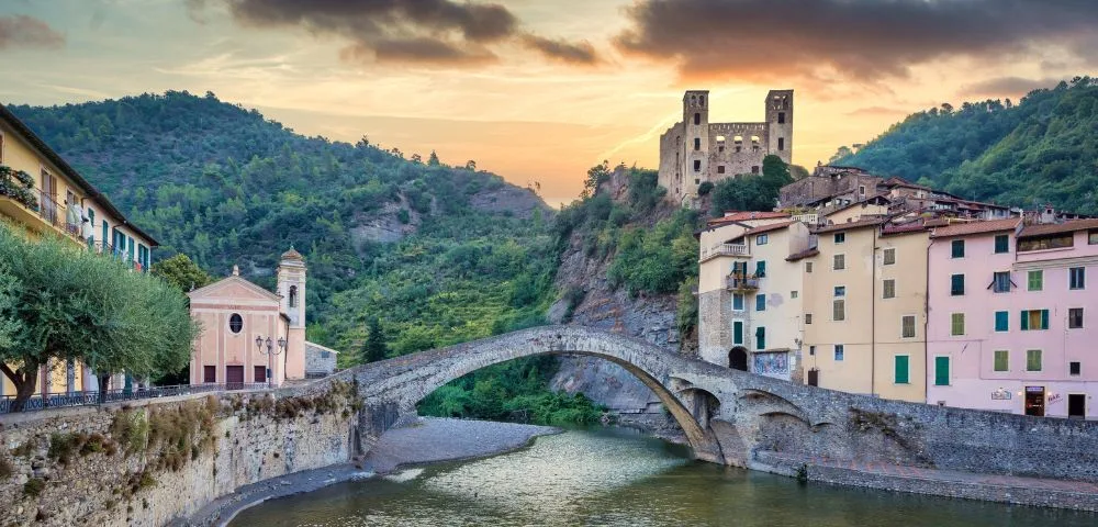 The hidden gem of Dolce Aqua and the famous Moet bridge.