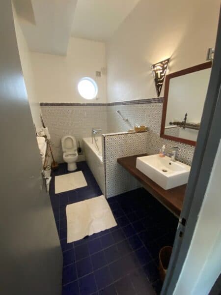 Bathroom of La Residence, Saint Louis.