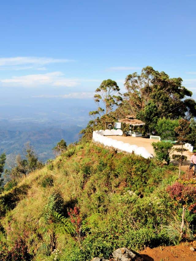 Viewpoint at Liptonโs Seat overlooking the Sri Lankan hill country