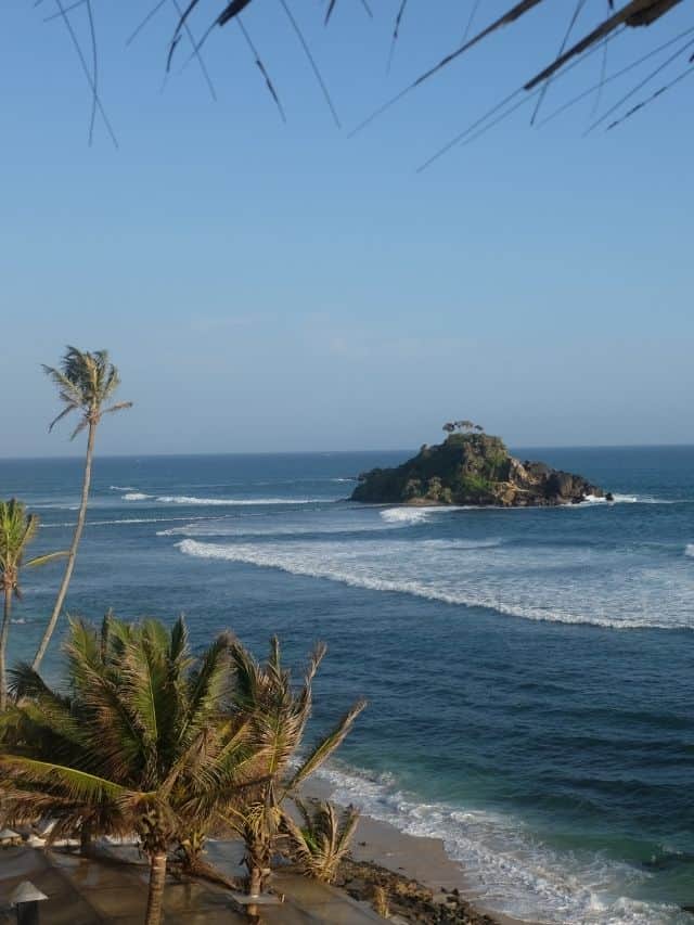 View of Devil’s Rock from Lighthouse Ahangama on Sri Lanka’s south coast