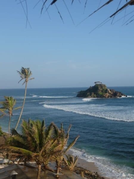Devil’s Rock and ocean views near Ahangama, a scenic south coast stop on a Sri Lanka 5 days itinerary.